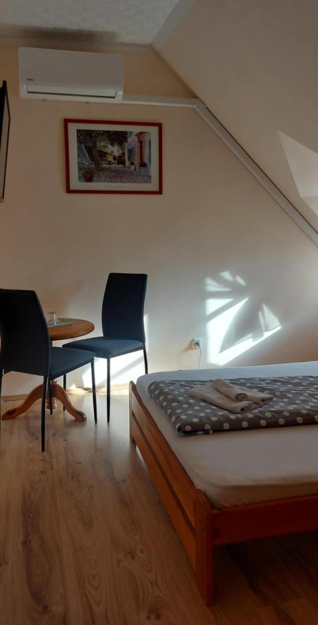 Bed and Breakfast Diana Fogado Keszthely Exterior foto