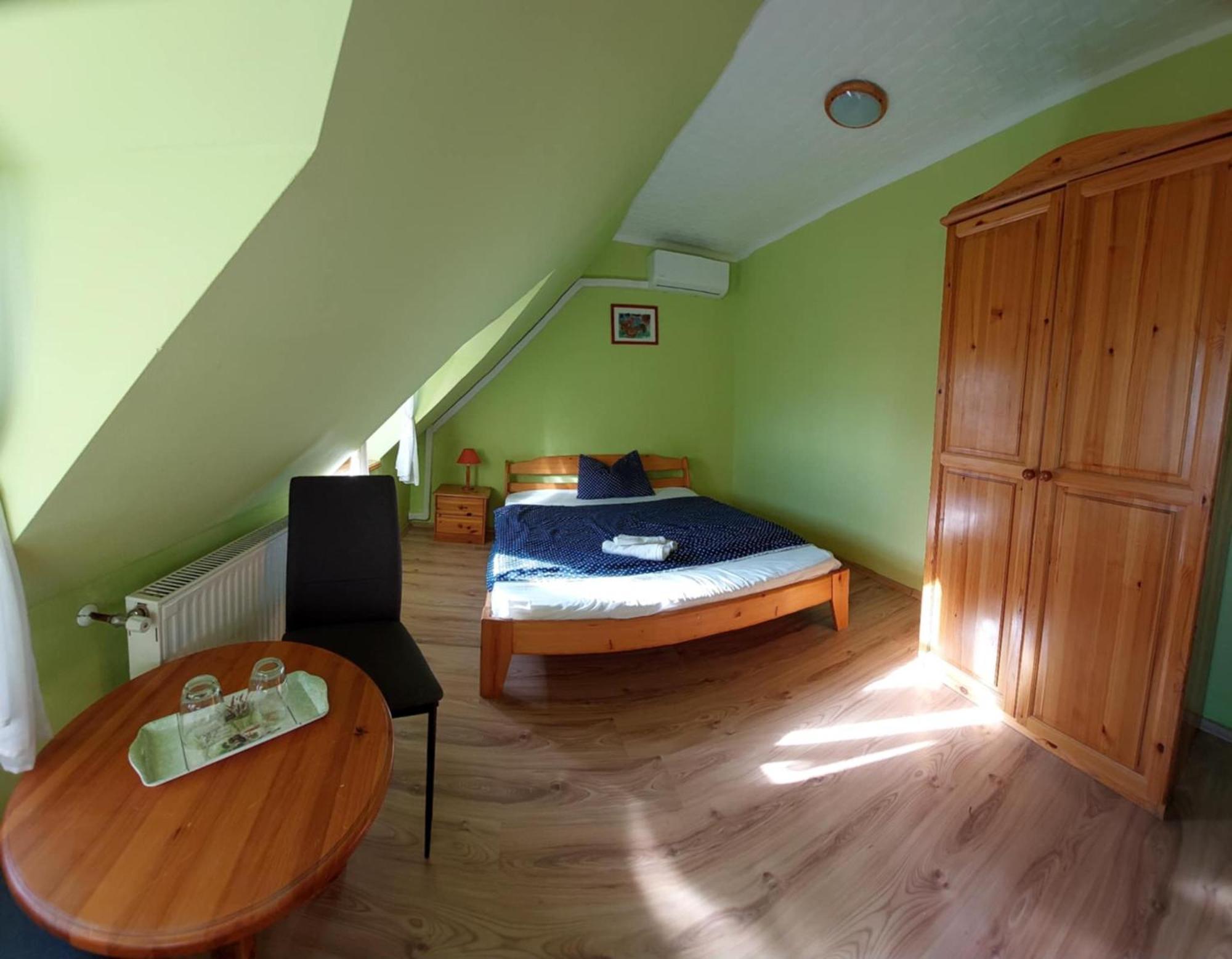 Bed and Breakfast Diana Fogado Keszthely Exterior foto